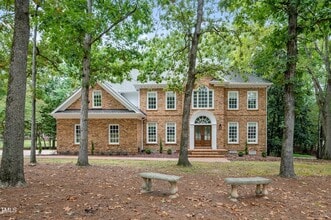 Building Photo - 1202 Summerville Ln