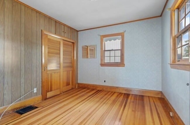 Building Photo - 53 Windsor St