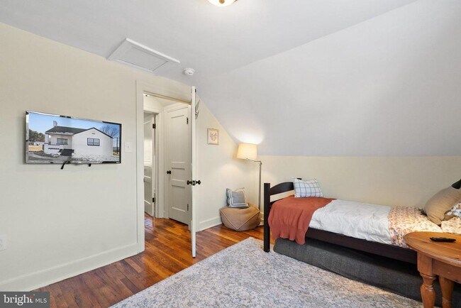 Building Photo - 701 S 2nd St