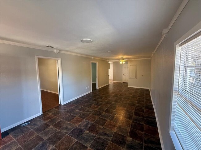 Building Photo - 1304 Cometa St