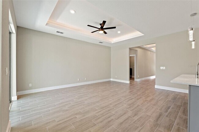 Building Photo - 326 Royal Palm Wy