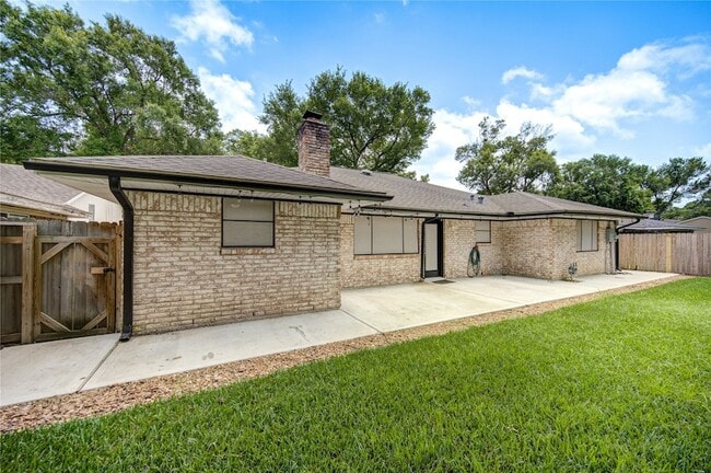 Building Photo - 1719 Bowline Rd
