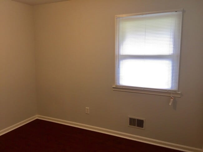 Building Photo - Charming 3 bed, 1 Bath in Shelbyville!