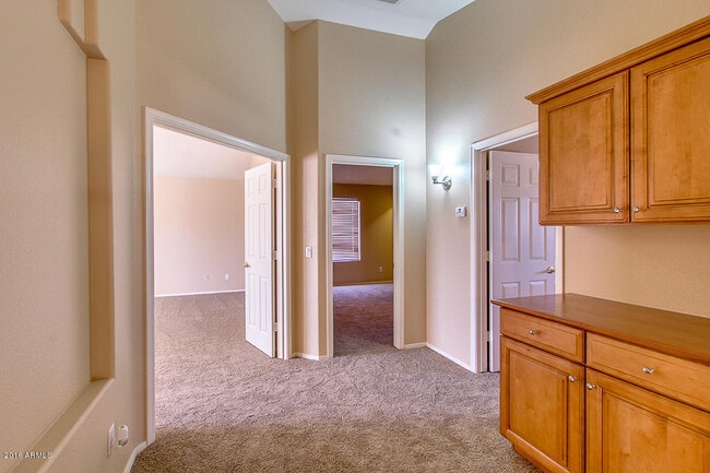 Building Photo - 5951 W Park Ave