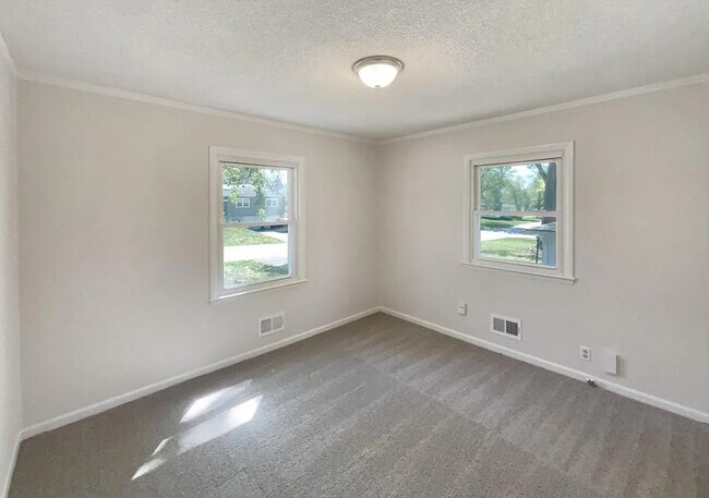 Primary Photo - 7808 Crescent Ave