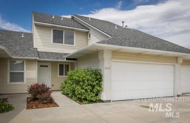 Primary Photo - Townhome Columbia Village – Close to Everything Boise Offers