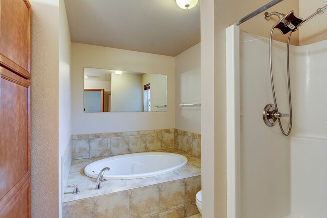 Building Photo - 3 Bedroom/2 Bath with garage home in Crosby Commons