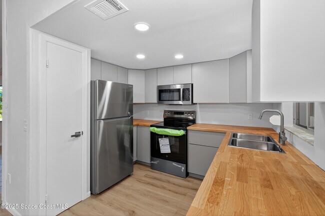 Building Photo - 458 Freeman Rd NW