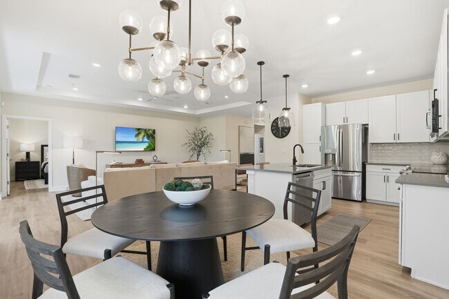 Building Photo - Fully Furnished 3 Bedroom, 3.5 Bath Townhome