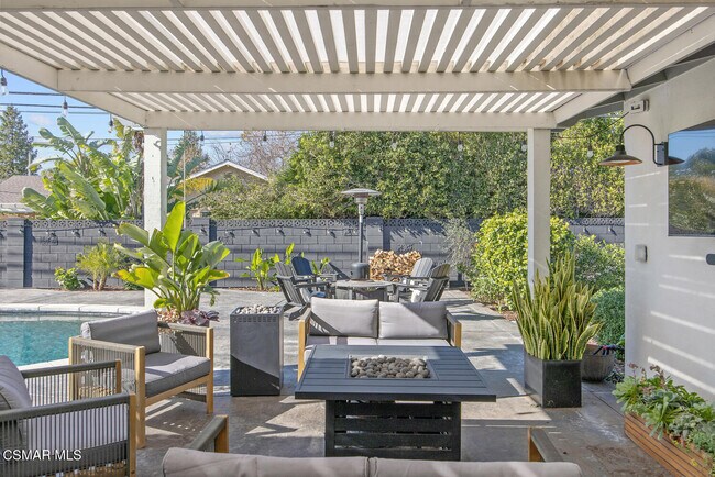 Building Photo - 1449 Norwich Ave