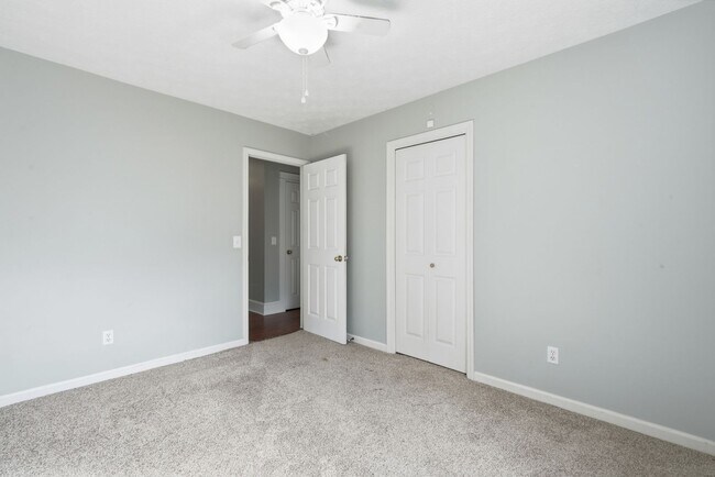 Building Photo - 121 Mill Ct