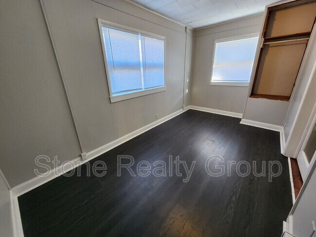 Building Photo - 1527 Ohio St