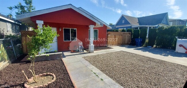Building Photo - 2 br, 1 bath Duplex - 956 E 55th St -
