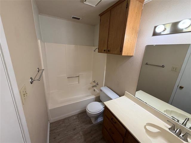Building Photo - 107 Willow Ln
