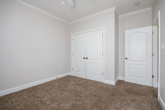 Building Photo - 14450 Lake Meadows Ct