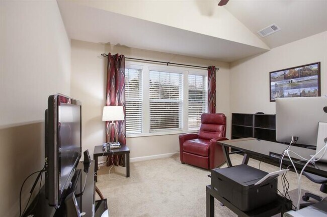 Building Photo - 3080 Cross Creek Dr