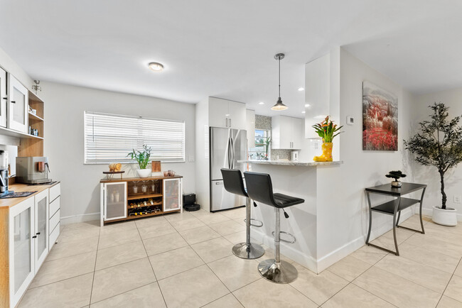 Building Photo - 22300 SW 65th Ave