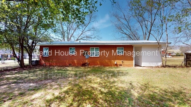 Building Photo - 107 Metcalf St