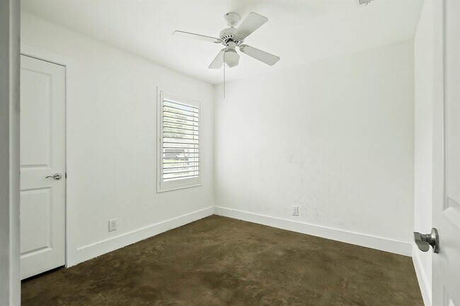 Building Photo - 2513 Broken Oak Dr