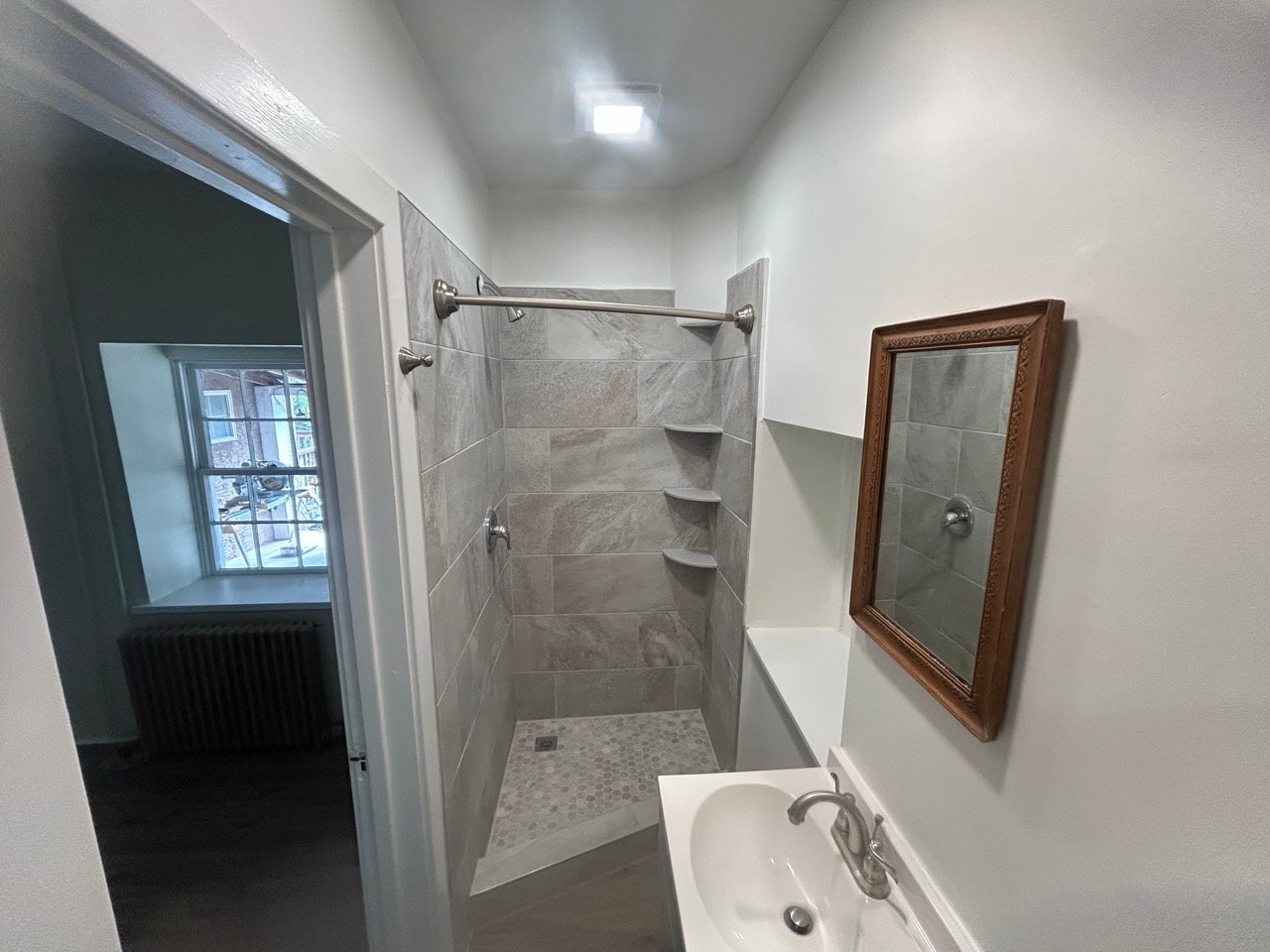Ensuite Bathroom - 1520 Harvey Ln