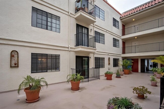 Building Photo - Remodeled Condo in the Heart of North Park