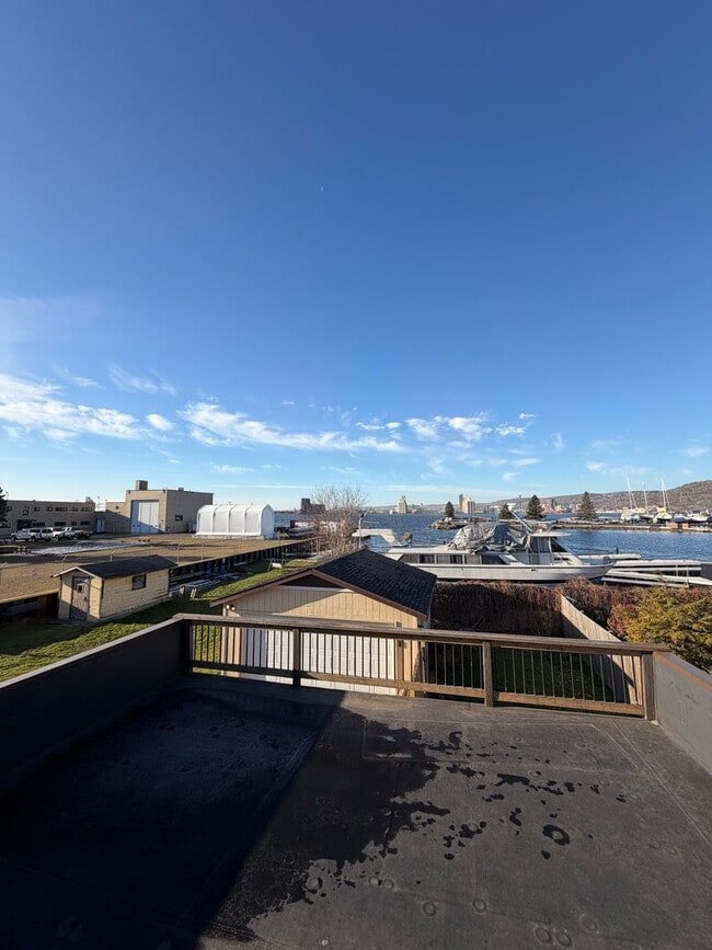 Building Photo - Available Now 3 Bedroom 1 Bath Home on Park Point