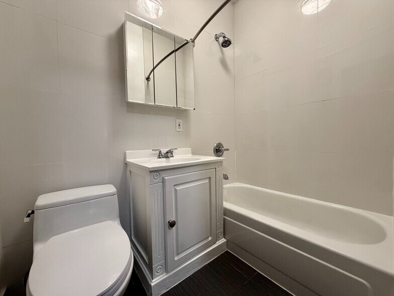 Building Photo - 24-26 West 125 St