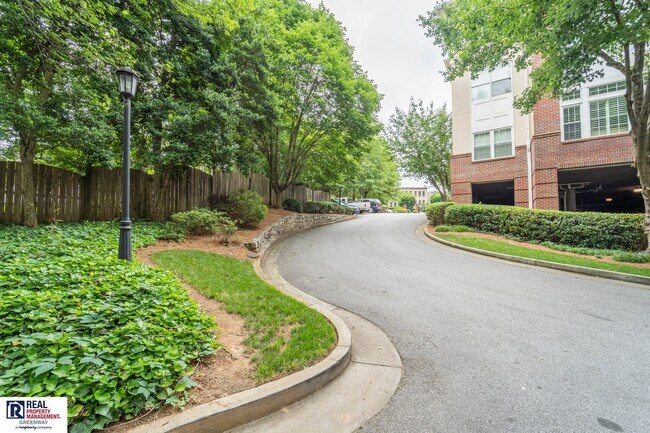 Building Photo - Gated Community In The Heart of Buckhead.