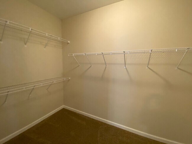 Building Photo - LARGE AND SPACIOUS HOME IN BARTLETT/ARLINGTON