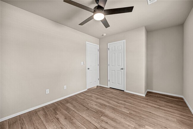 Building Photo - 990 Morningside Dr