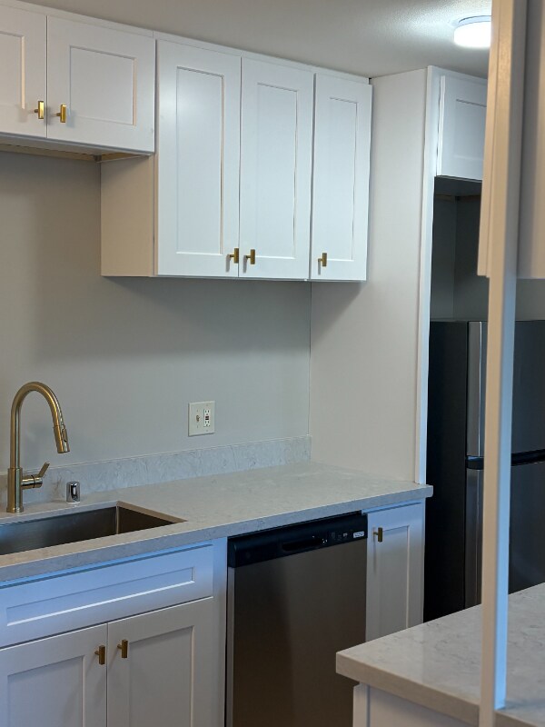 Building Photo - 133 SW Normandy Rd