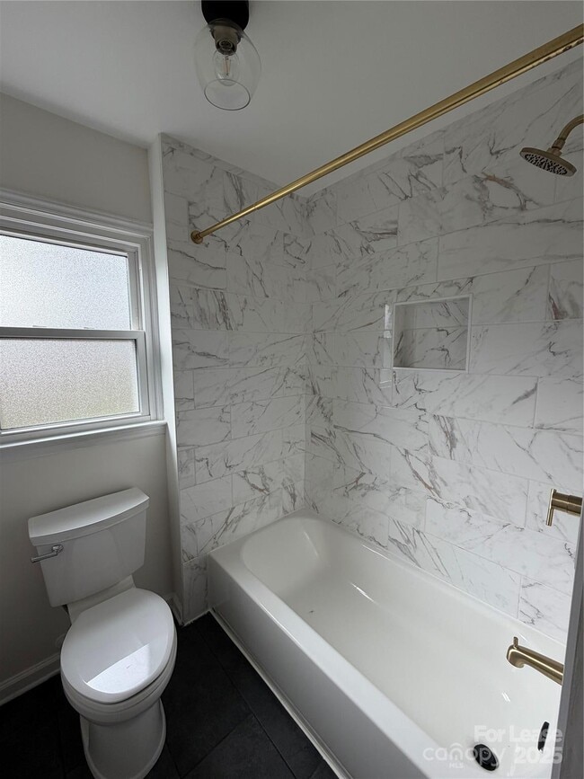 Building Photo - 8605 Tamarron Dr