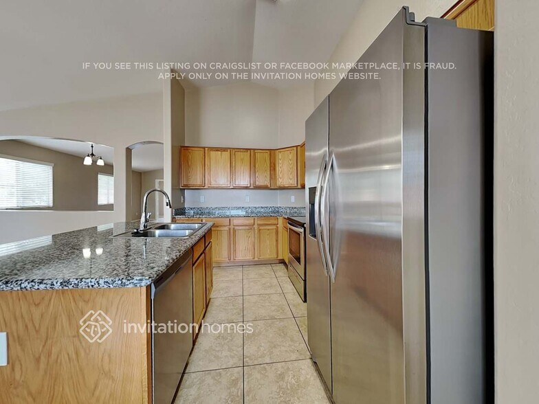 Building Photo - 3433 W La Salle St