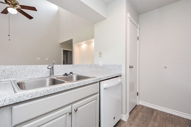 Building Photo - 13151 Walden Rd