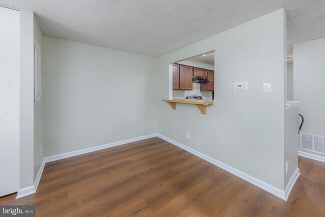 Building Photo - 2307 Greenwood Dr