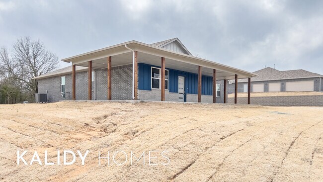 Building Photo - 17636 Salma Rd