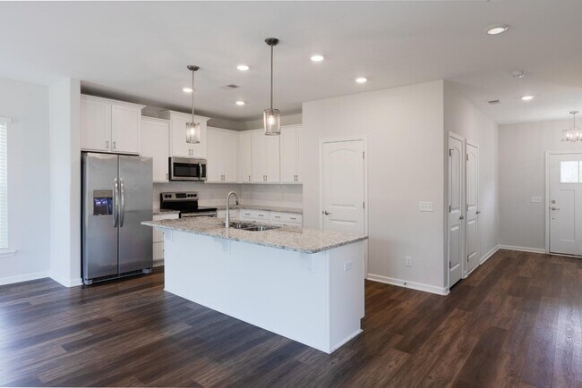 Building Photo - 61 Conifer St