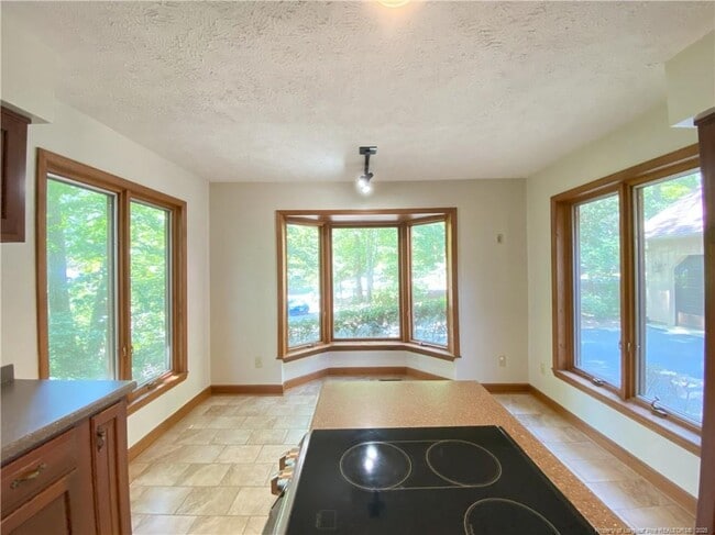 Building Photo - 3299 Liverpool Dr