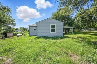 Building Photo - 1206 S State Hwy 78