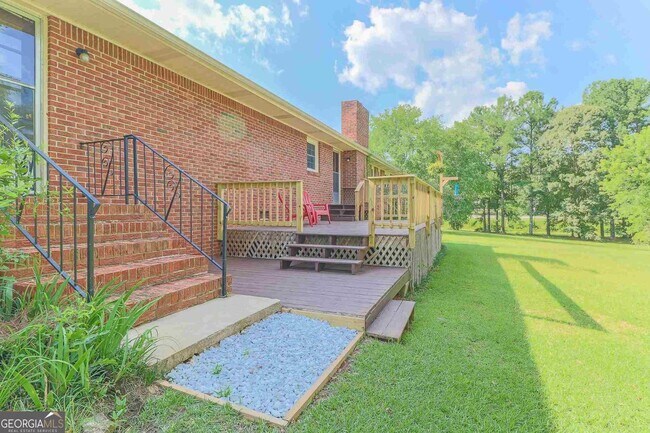 Building Photo - 99 Woodvalley Dr