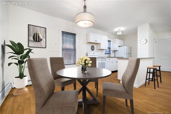 Building Photo - 15 Duncanson St