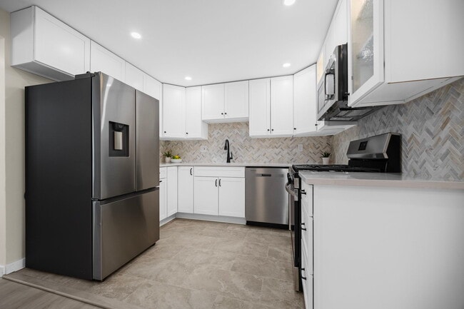 Building Photo - 224 Laura Lee Dr