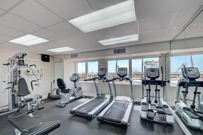 Building Photo - 5005 Collins Ave