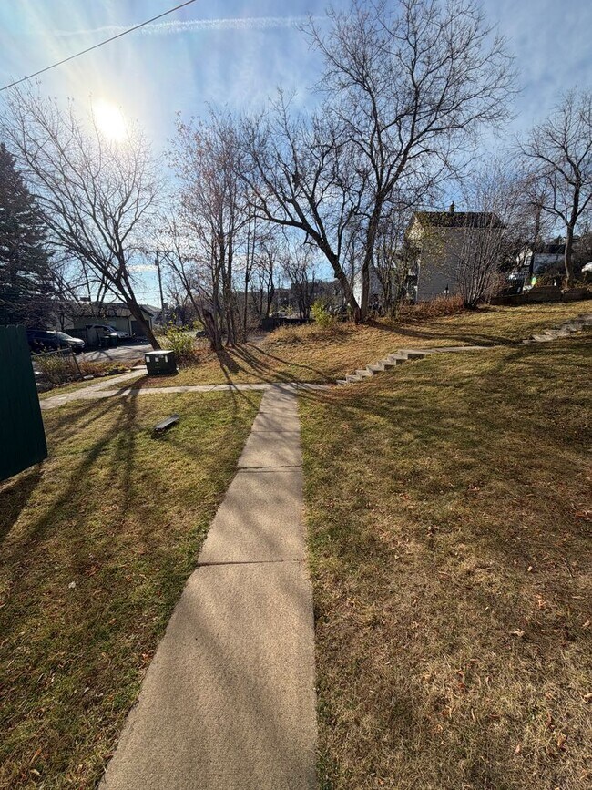 Building Photo - 317-319 N 3rd Ave W