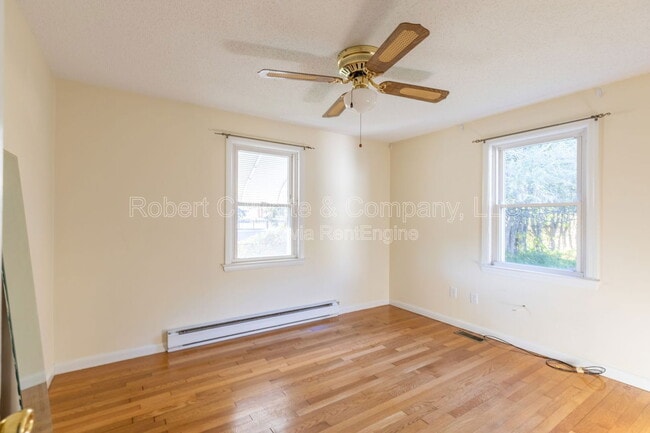 Building Photo - 183 Thompson Rd