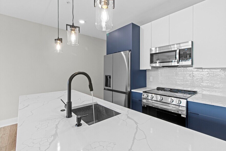 Building Photo - 2625 W Jefferson St