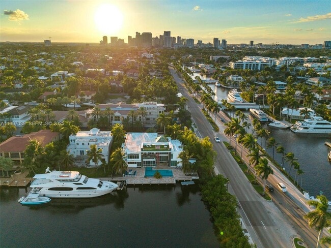 Building Photo - 300 Royal Plaza Dr