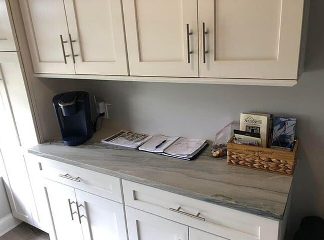 Building Photo - 7716 SE Sugar Sand Cir