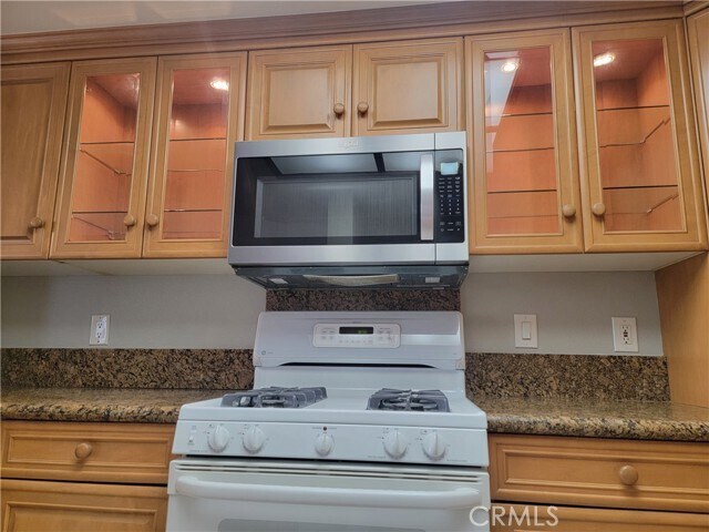 Building Photo - 941 Lotus Cir