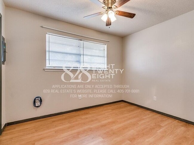 Building Photo - Midwest City 3 Bed/2 Bath House with Attached Two-Car Garage!